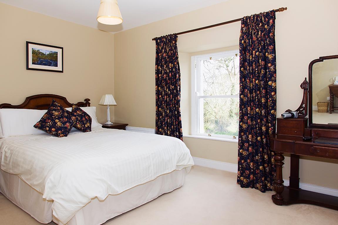 Ballinclea House Bed And Breakfast Brittas Bay Exterior photo